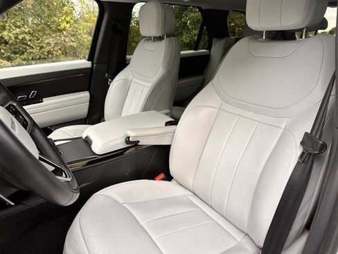 Used 2024 Land Rover Range Rover Sport SE image 12