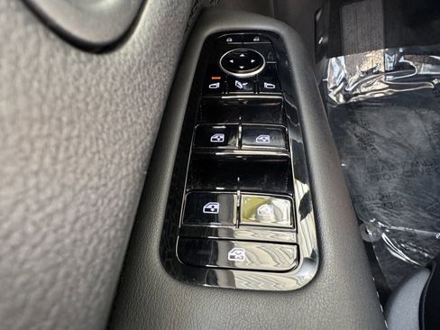 Used 2023 Nissan Ariya FWD image 29