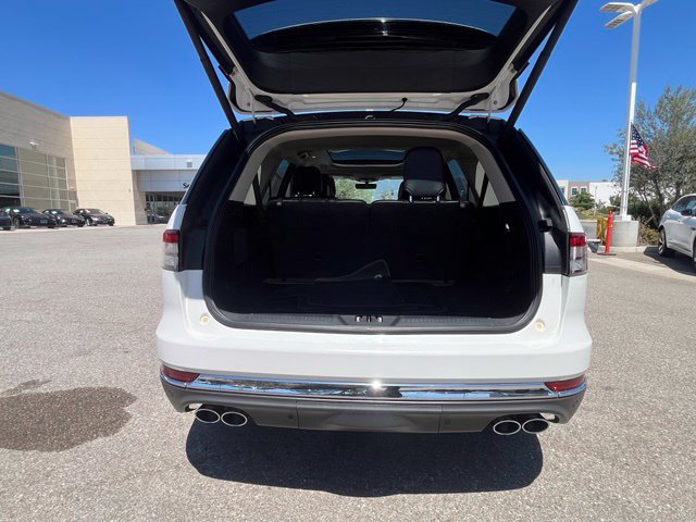 Used 2020 Lincoln Aviator Reserve w/ Equipment Group 202A AWD/4WD image 28