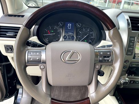 Used 2019 Lexus GX 460 Premium w/ Premium Package AWD/4WD image 13