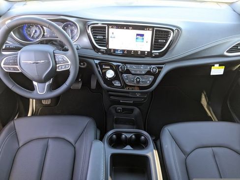 New 2026 Chrysler Pacifica Select FWD image 14