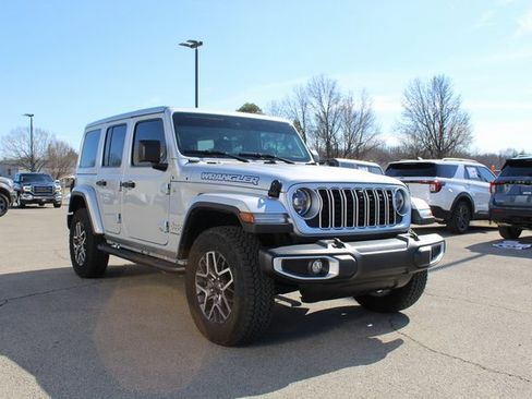 Used 2024 Jeep Wrangler Sahara w/ Technology Group image 7