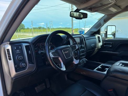 Used 2016 GMC Sierra 2500 SLT w/ Suspension Package, Off-Road AWD/4WD image 3