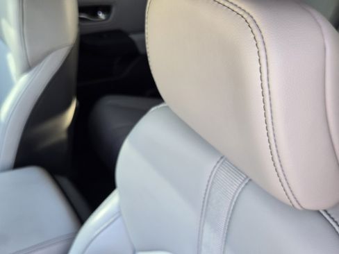 Certified 2025 Honda Pilot Touring image 11
