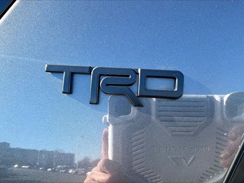 Used 2018 Toyota 4Runner TRD Off-Road Premium image 8