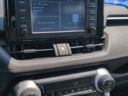Used 2019 Toyota RAV4 LE w/ Carpet Mat Package AWD/4WD image 12