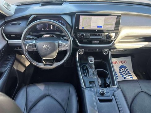 Certified 2024 Toyota Grand Highlander Platinum image 13