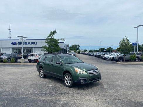 Used 2014 Subaru Outback 2.5i w/ Alloy Wheel Package AWD/4WD image 10