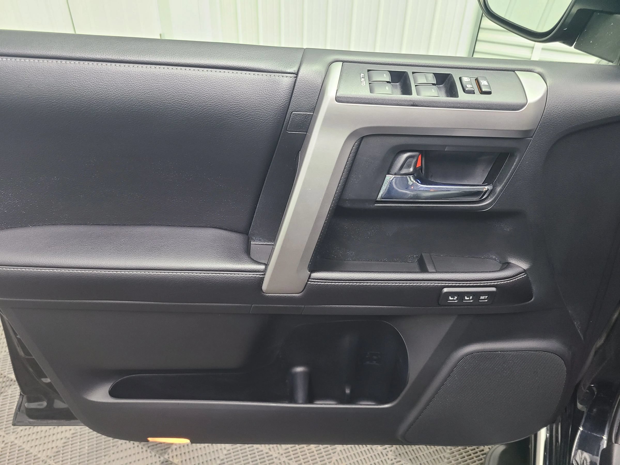 Used 2017 Toyota 4Runner Limited AWD/4WD image 22