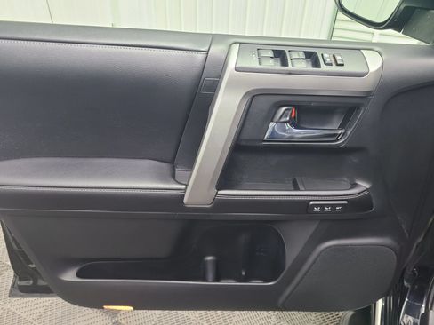 Used 2017 Toyota 4Runner Limited AWD/4WD image 22