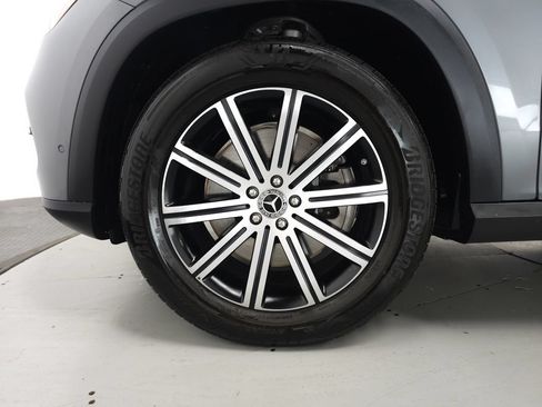 Used 2025 Mercedes-Benz GLE 450e 4MATIC image 37