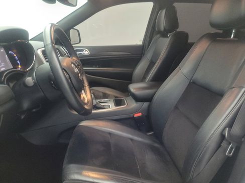 Used 2018 Jeep Grand Cherokee Altitude RWD image 17