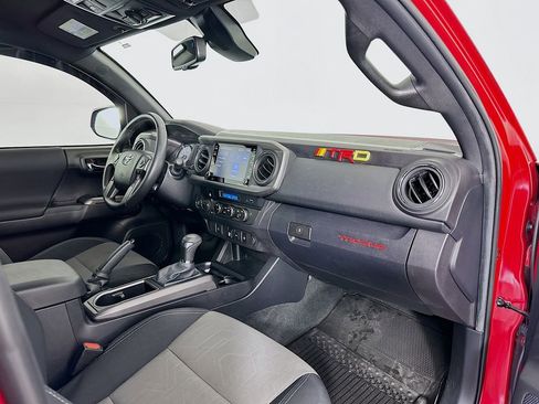 Used 2022 Toyota Tacoma TRD Off-Road image 27