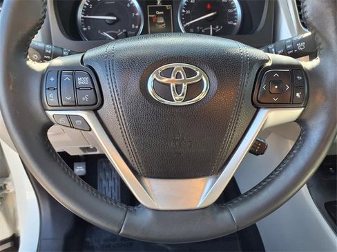 Used 2016 Toyota Highlander Limited image 15