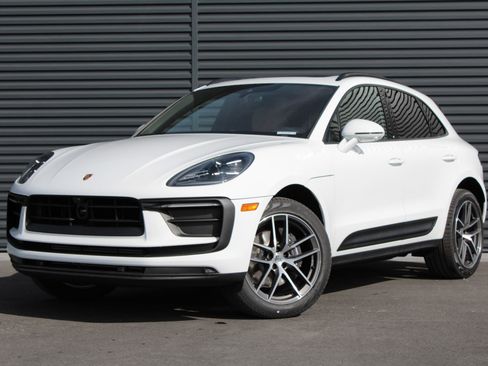 New 2026 Porsche Macan image 1
