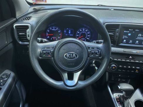 Used 2018 Kia Sportage LX w/ LX Technology Package image 15