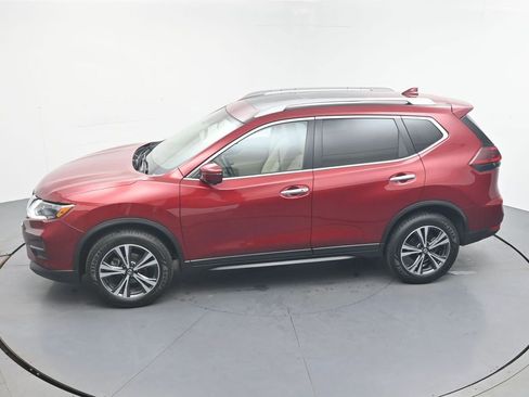 Used 2019 Nissan Rogue SV w/ Sun & Sound Touring Package image 29