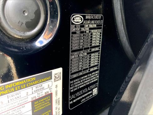 Used 2020 Land Rover Range Rover Velar S image 31