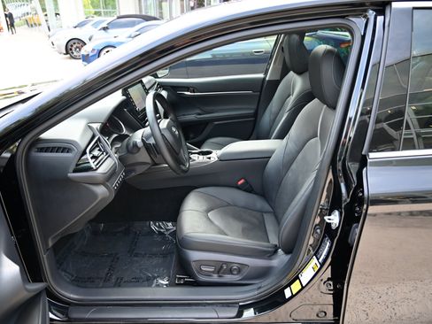Used 2023 Toyota Camry XSE w/ Navigation Package FWD image 17