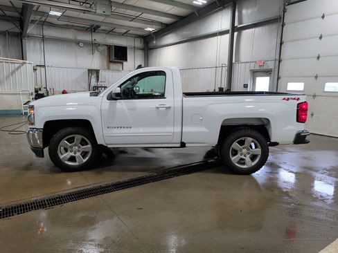 Used 2018 Chevrolet Silverado 1500 LT w/ LT Convenience Package image 5