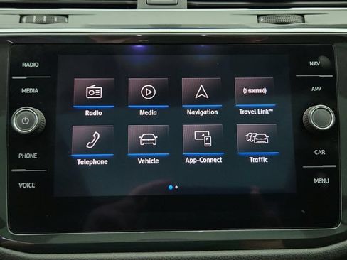 Used 2018 Volkswagen Tiguan SE FWD image 17