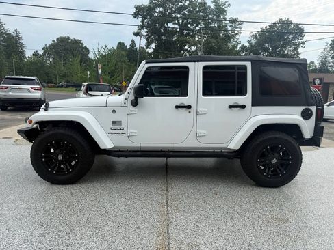 Used 2017 Jeep Wrangler Unlimited Sport w/ Connectivity Group AWD/4WD image 3