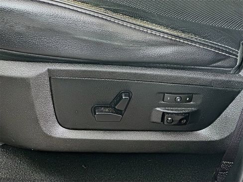 Used 2017 RAM 1500 Laramie w/ Convenience Group image 22