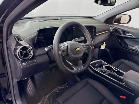 New 2026 Chevrolet Equinox LT w/ Convenience Package II image 4