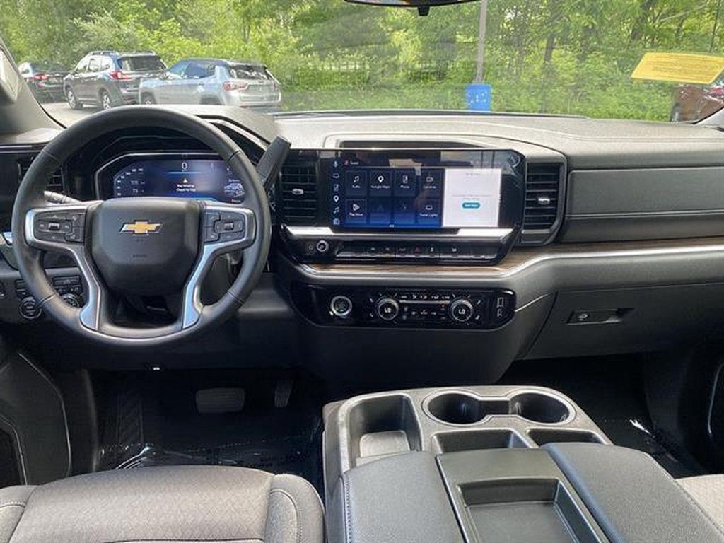 Used 2023 Chevrolet Silverado 1500 LT AWD/4WD image 36