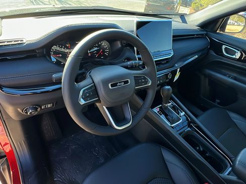 New 2026 Jeep Compass Latitude image 20