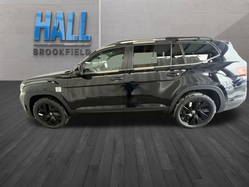 New 2026 Volkswagen Atlas SE image 2