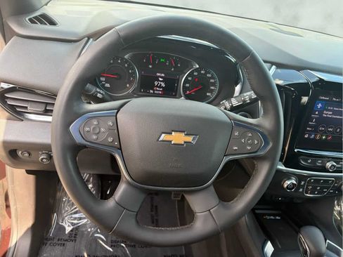 Used 2023 Chevrolet Traverse LT AWD/4WD image 16