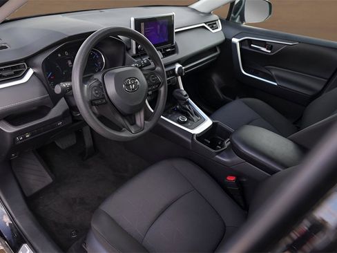 Used 2024 Toyota RAV4 XLE image 9