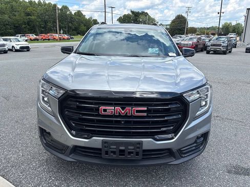 Used 2023 GMC Terrain SLT w/ Infotainment Package II AWD/4WD image 12