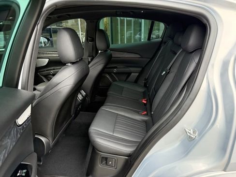 Certified 2023 Maserati Grecale Modena image 10