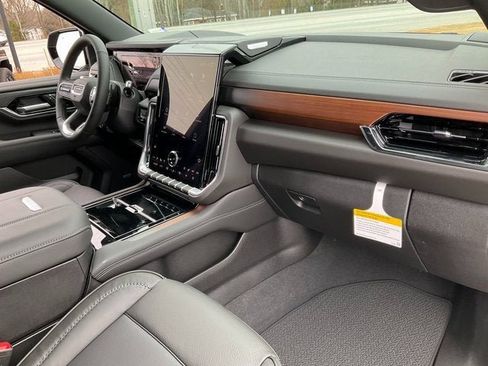 New 2026 GMC Yukon XL Denali image 21