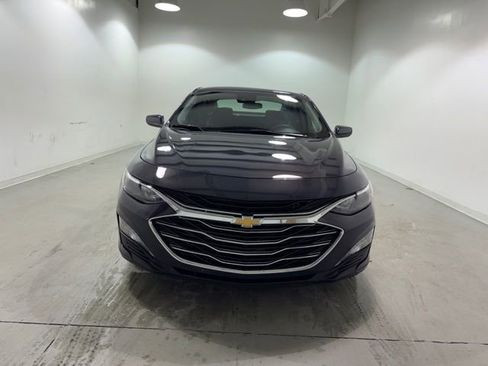 Used 2025 Chevrolet Malibu LT image 2