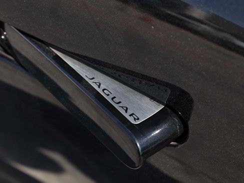 Used 2016 Jaguar F-TYPE R AWD/4WD image 41