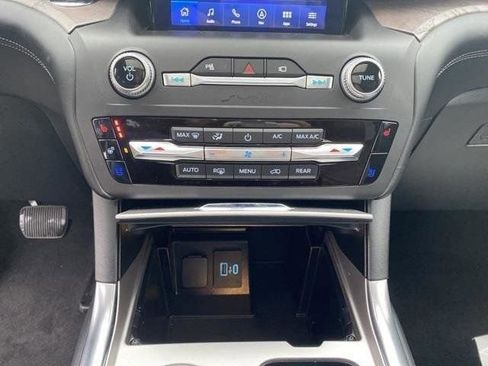 Used 2020 Ford Explorer Platinum w/ Premium Technology Package image 27