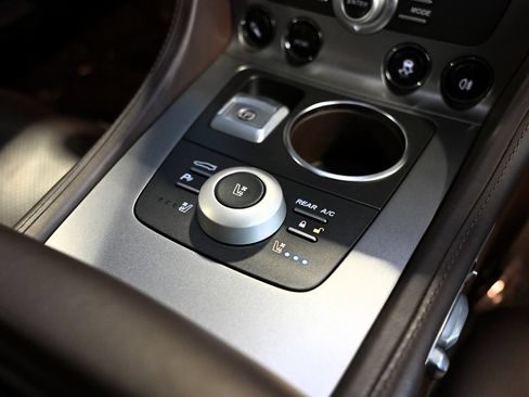 Used 2011 Aston Martin Rapide RWD image 40