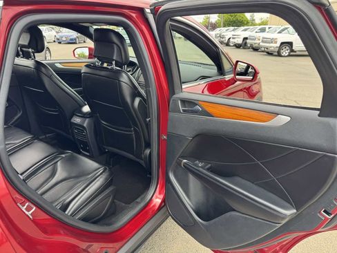 Used 2019 Lincoln MKC Select w/ Select Plus Package AWD/4WD image 17