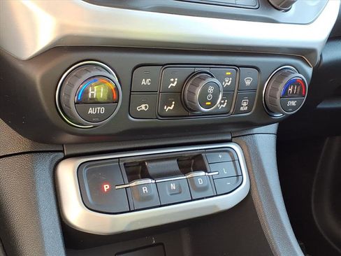 Used 2023 GMC Acadia SLE w/ Driver Convenience Package image 14