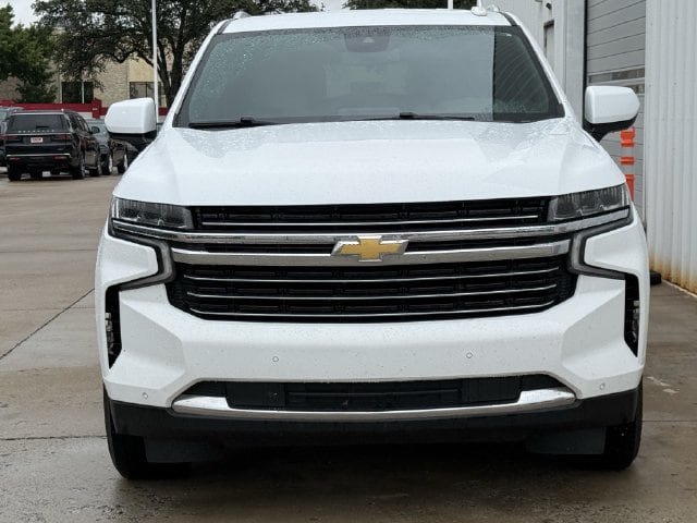 Used 2024 Chevrolet Suburban LT RWD image 7