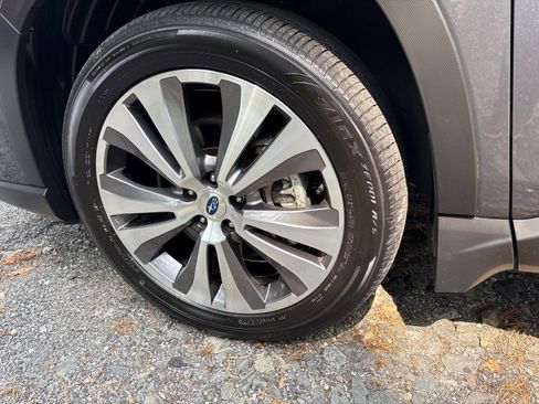 Used 2022 Subaru Ascent Touring image 10