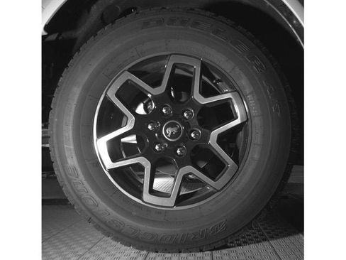 Used 2025 Ford Bronco Outer Banks AWD/4WD image 12