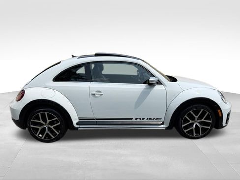 Used 2017 Volkswagen Beetle 1.8T Dune FWD image 4