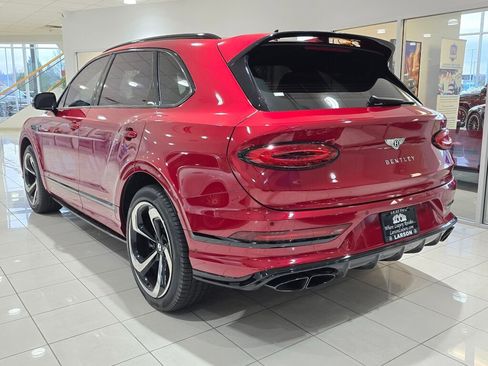 Used 2022 Bentley Bentayga image 3
