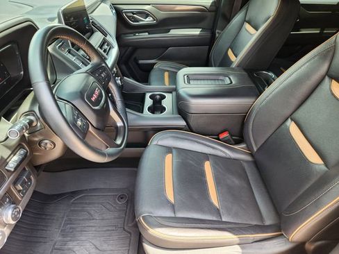 Used 2024 GMC Yukon XL AT4 w/ Technology Package AWD/4WD image 13