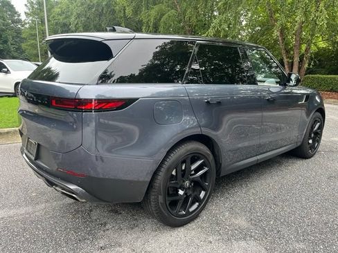 Used 2024 Land Rover Range Rover Sport SE AWD/4WD image 9