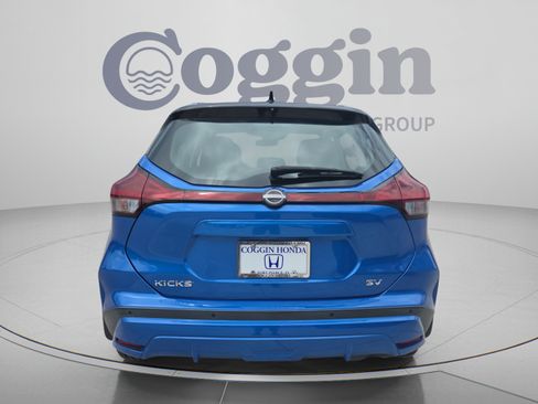Used 2022 Nissan Kicks SV FWD image 4